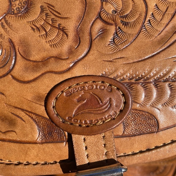 Beautiful Handmade Leather Bag - Picture 7 of 8